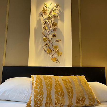 Studio Et Appartements Sainte Catherine Онфлёр Экстерьер фото