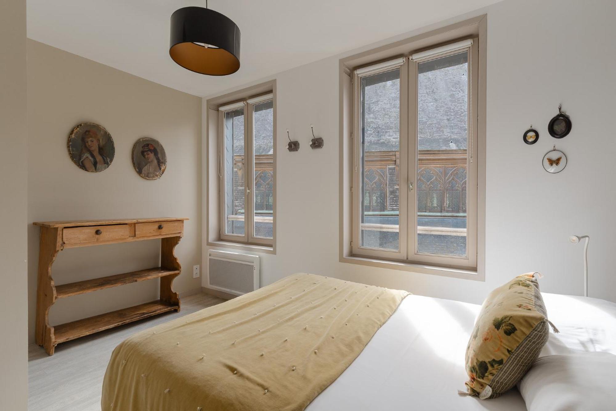 Studio Et Appartements Sainte Catherine Онфлёр Экстерьер фото