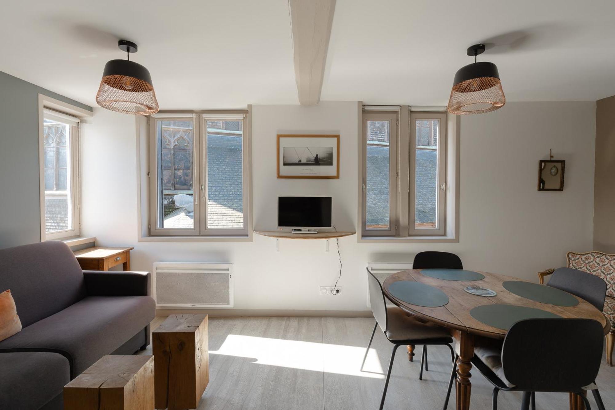 Studio Et Appartements Sainte Catherine Онфлёр Экстерьер фото