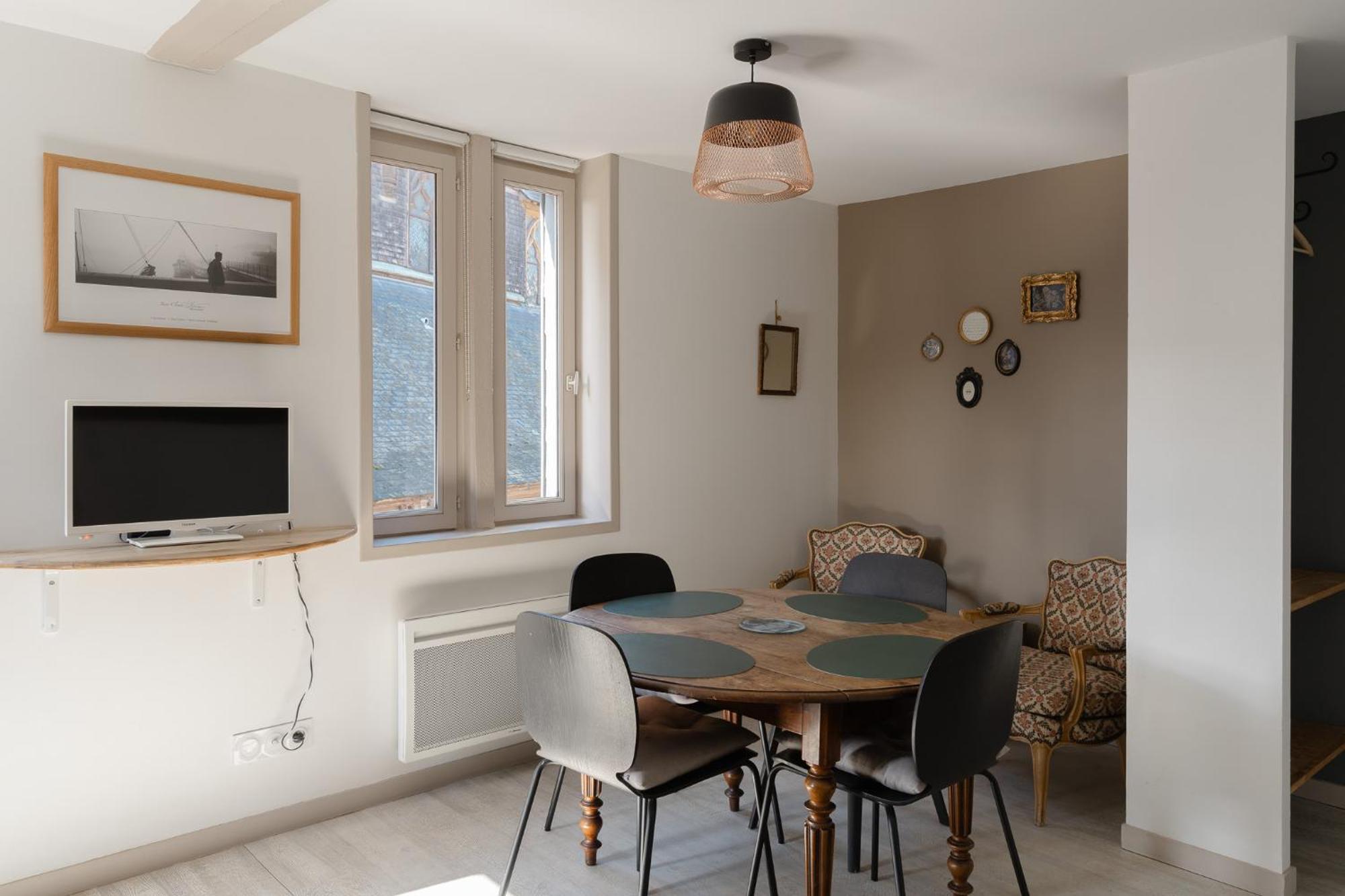 Studio Et Appartements Sainte Catherine Онфлёр Экстерьер фото