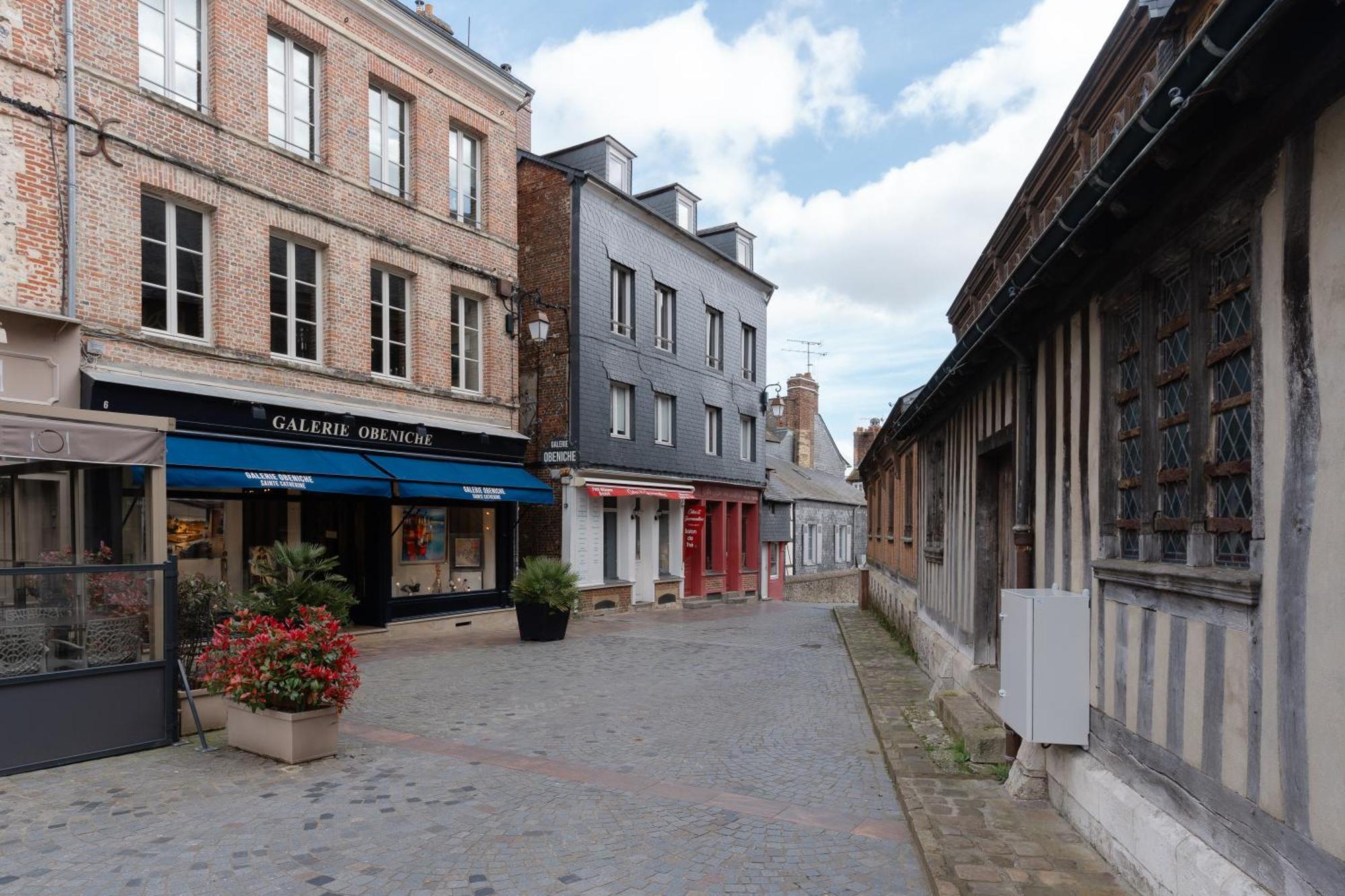 Studio Et Appartements Sainte Catherine Онфлёр Экстерьер фото