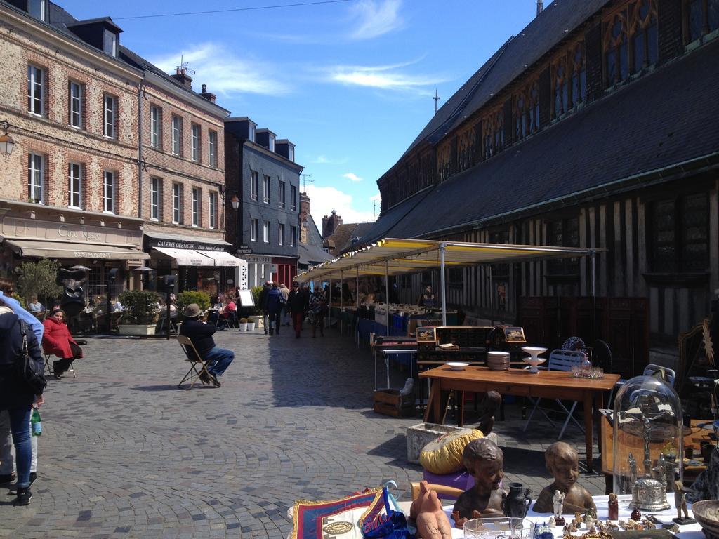 Studio Et Appartements Sainte Catherine Онфлёр Экстерьер фото